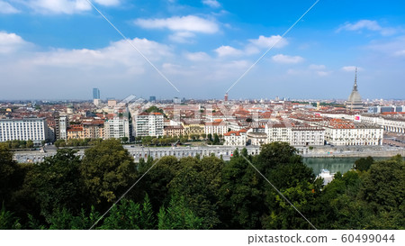 都靈城市景觀從蒙特卡布奇尼 都靈城市景觀從蒙特卡布奇尼 60499044