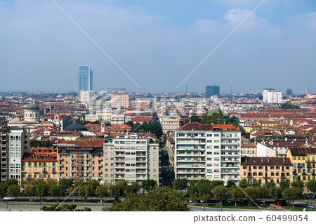 都靈城市景觀從蒙特卡布奇尼 60499054