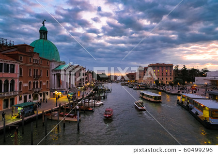 斯卡爾茲橋從威尼斯的夜景 60499296
