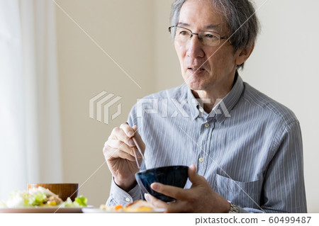 高級男餐微笑 60499487
