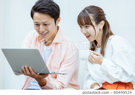 Couple, look at this for a moment. Wow! 60499524