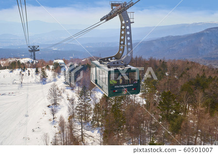 See the mountains and slopes on the southwest side of Nagano Prefecture Kita Yatsugatake Ropeway 60501007