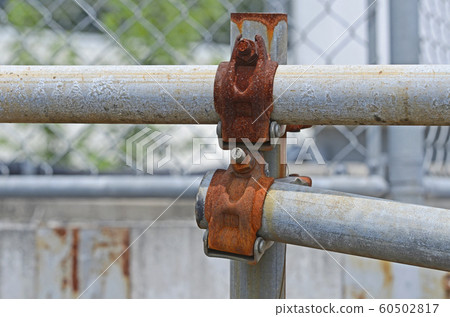 Rusted clamp 60502817