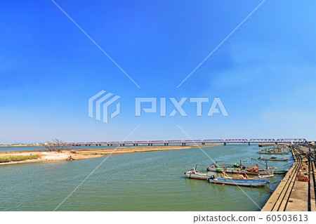 Kamogawa和Kashinagara Ohashi [Mura Prefecture Haruna City] 60503613