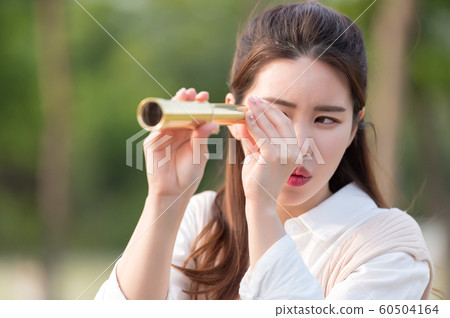 The look of a beautiful Korean woman, a park walk 60504164