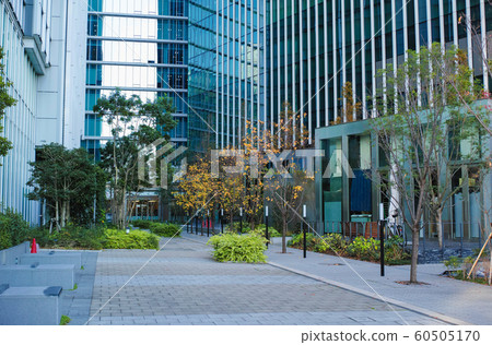 被建築物包圍的休閒空間 60505170
