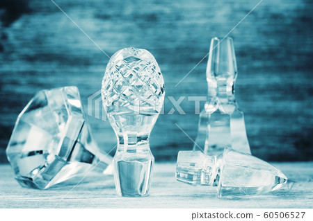 Crystal stoppers different shapes Crystal stoppers different shapes 60506527