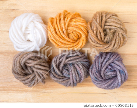 Wool samples colored by henna and indigo 60508112
