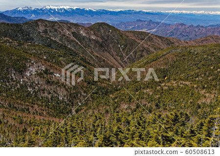 從山頂看到的八岳和北阿爾卑斯山。 60508613