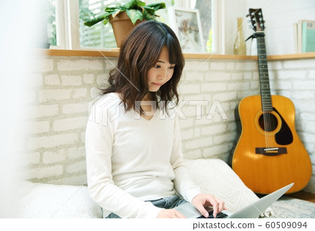 女性人類人物 60509094