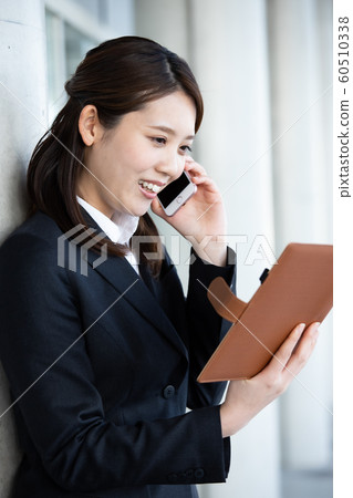 年輕女性上班族OL 年輕女性上班族OL 60510338