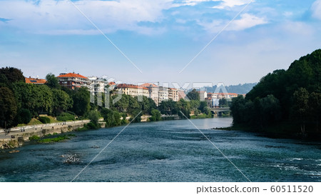 都靈寶河和城市景觀 都靈寶河和城市景觀 60511520