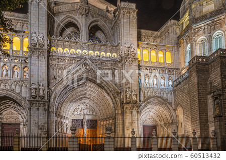 night view door cathedral of toledo. Castilla la 60513432
