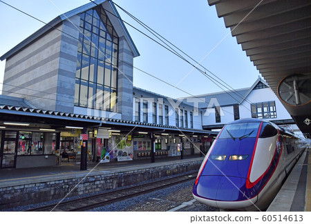 Kamiyama Onsen Station platform and Yamagata Shinkansen 60514613