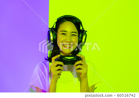 eSports Game Person Female Japanese Young Good Smile Smile Controller Event Experience 60516742