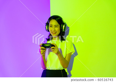 eSports Game Person Female Japanese Young Good Smile Smile Controller Event Experience 60516743