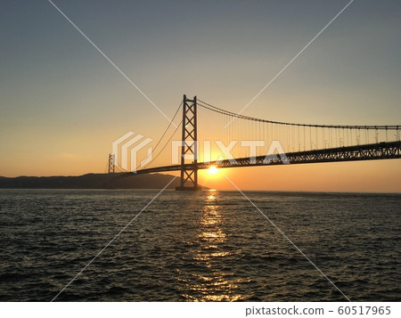 明石海峽大橋在日落時 明石海峽大橋在日落時 60517965
