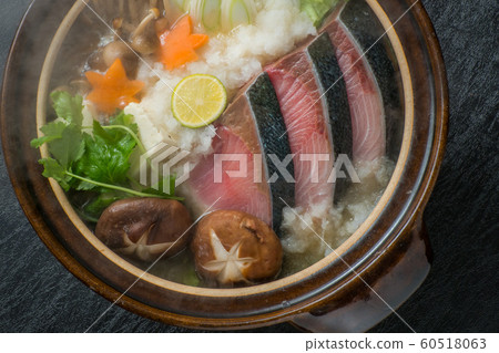 Japanese cuisine Yellowtail and radish pan Japanese cuisine Yellowtail and radish pan 60518063
