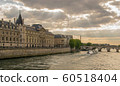 塞納河傍晚/法國/巴黎 60518404