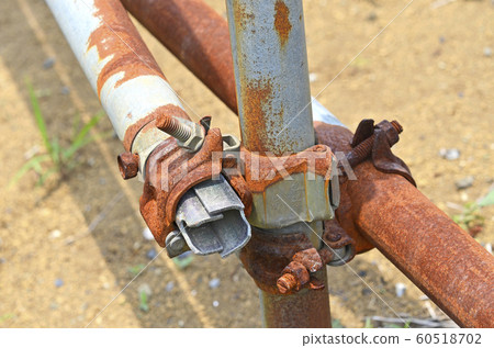 Rusted clamp 60518702