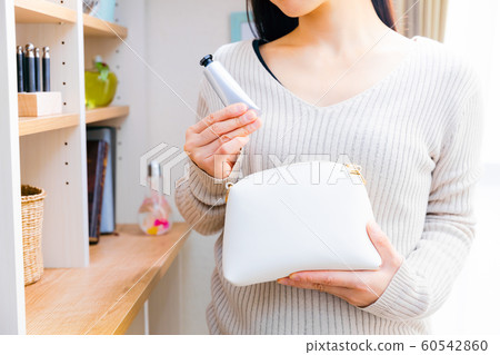 Hand cream pouch take out put Hand cream pouch take out put 60542860