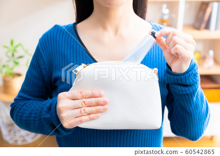 Hand cream pouch take out put Hand cream pouch take out put 60542865