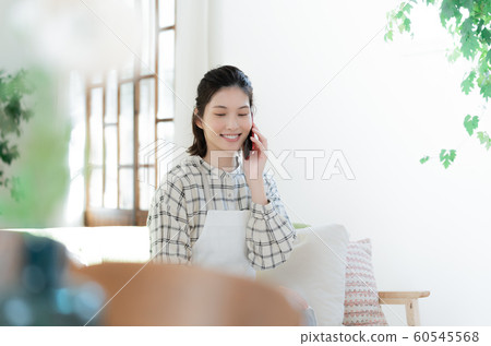 女性智能手機客廳 女性智能手機客廳 60545568