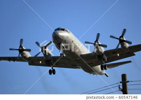 Low-flying SDF airplane 60547146