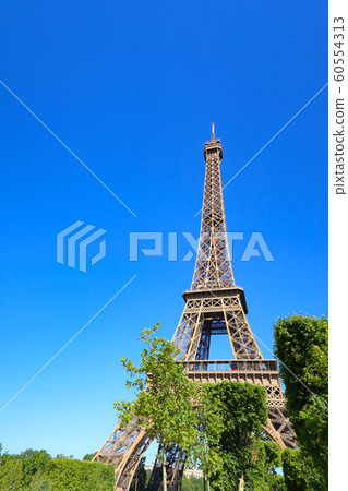 Eiffel Tower Paris France 60554313