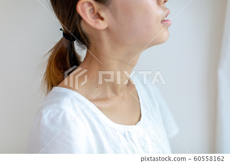 女性頸部格雷夫斯病 女性頸部格雷夫斯病 60558162