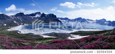 Spring of baekdusan Spring of baekdusan 60564304