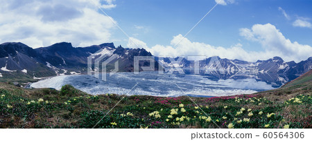 白頭山的春天 白頭山的春天 60564306