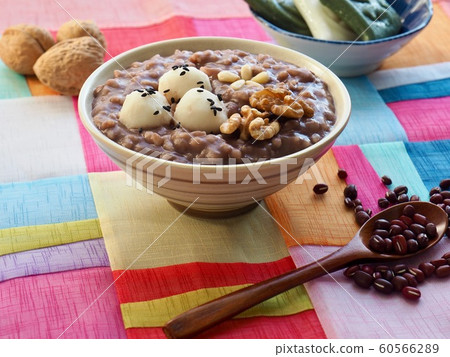 Korean food Red bean porridge and rice cake Korean food Red bean porridge and rice cake 60566289