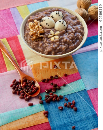 Korean food Red bean porridge and rice cake 60566319