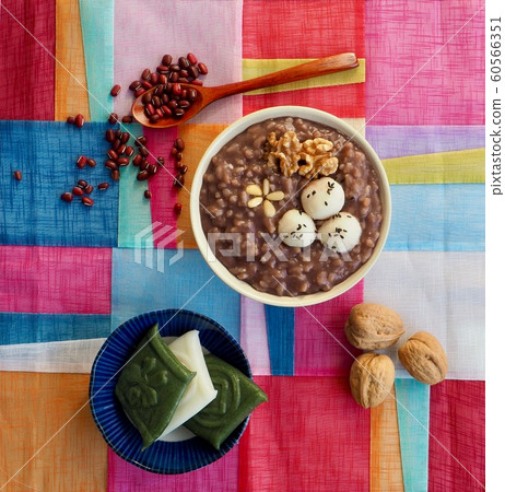 Korean food Red bean porridge and rice cake Korean food Red bean porridge and rice cake 60566351