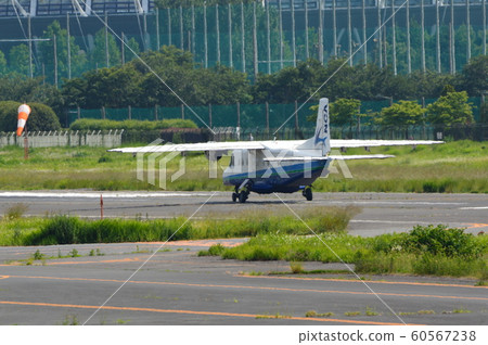Cessna machine (Chofu Airfield / Chofu-shi, Tokyo) 60567238