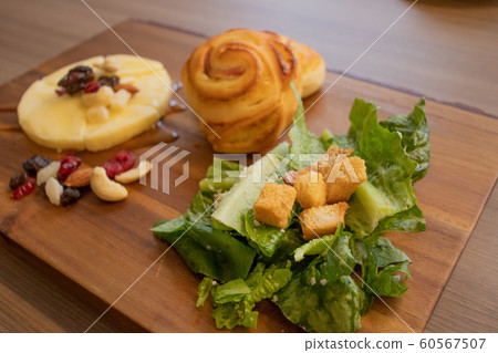 Hors d'oeuvres for wine 60567507