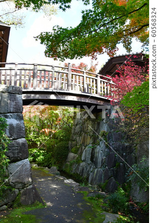 Autumn's Townscape Poetry Izumikaku 60568324