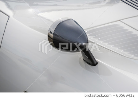 Rearview mirror old outer rear view mirror 60569432