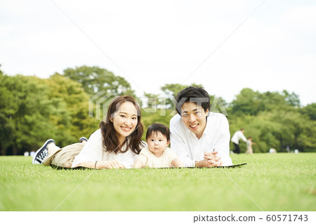 A family A family 60571743