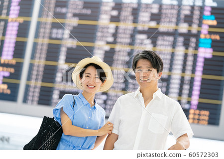 旅行機場夫婦已婚夫婦出國旅行 旅行機場夫婦已婚夫婦出國旅行 60572303