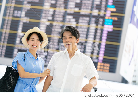 旅行機場夫婦已婚夫婦出國旅行 旅行機場夫婦已婚夫婦出國旅行 60572304