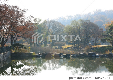 秋季旅行,秋天的落葉,獨立廳 秋季旅行,秋天的落葉,獨立廳 60573284