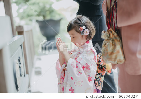 七Shi山一家人崇拜照片合作：高T富生 60574327