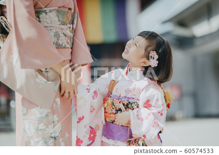 Family Shichigosan Photography cooperation: Takahata Fudoson 60574533