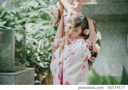 七Shi山一家人崇拜照片合作:高T富生 七Shi山一家人崇拜照片合作:高T富生 60574577