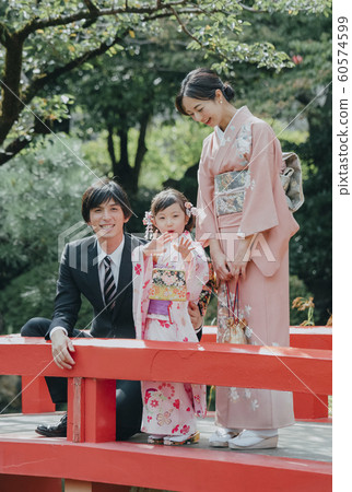 Family Shichigosan Photography cooperation: Takahata Fudoson 60574599