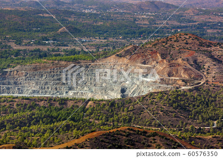 Large quarry for mining with many horizons and 60576350