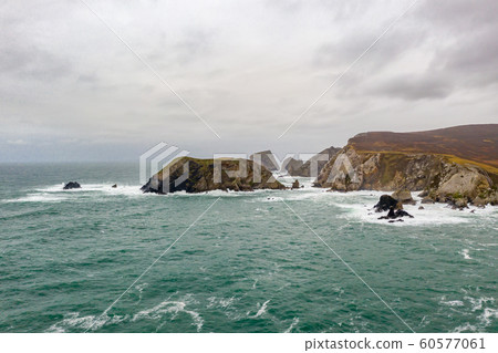 The amazing coastline at Port between Ardara and Glencolumbkille in County Donegal - Ireland 60577061