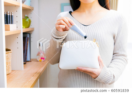 Hand cream pouch take out put 60591839